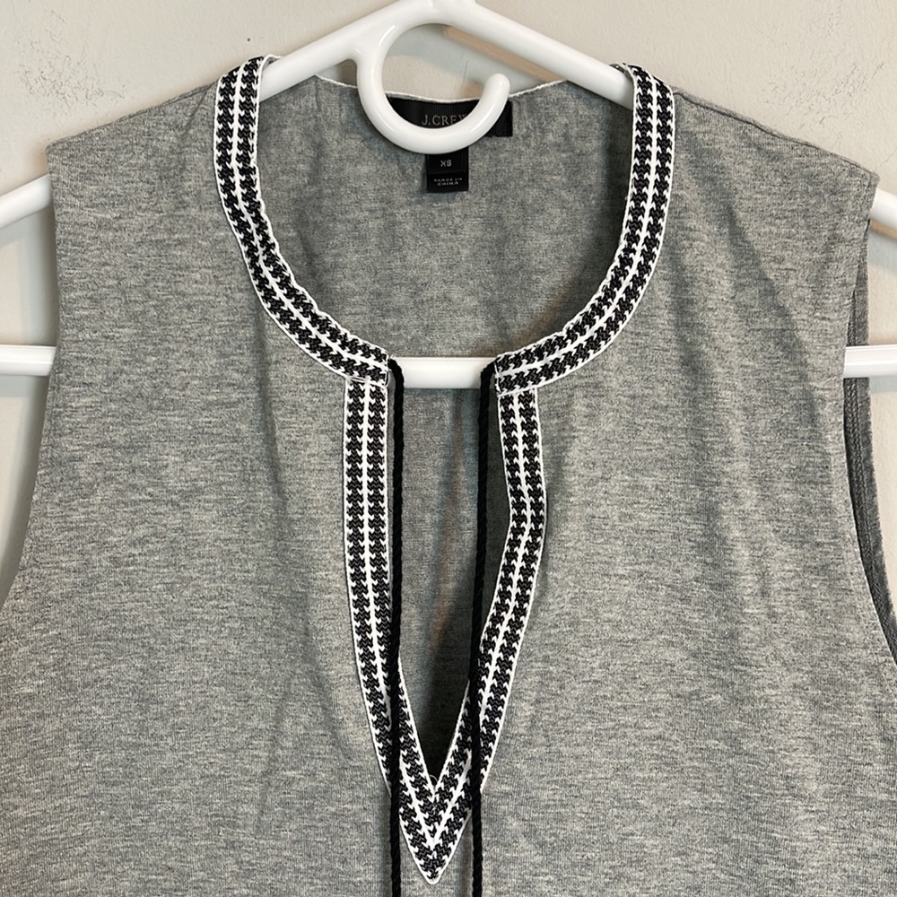 J. Crew grey sleeveless v-neck top - Picture 2 of 6